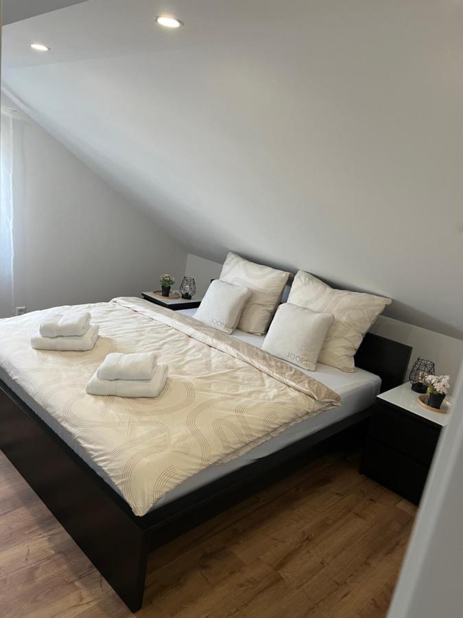 Ferienwohnung Lidu-Jene Eislingen Luaran gambar