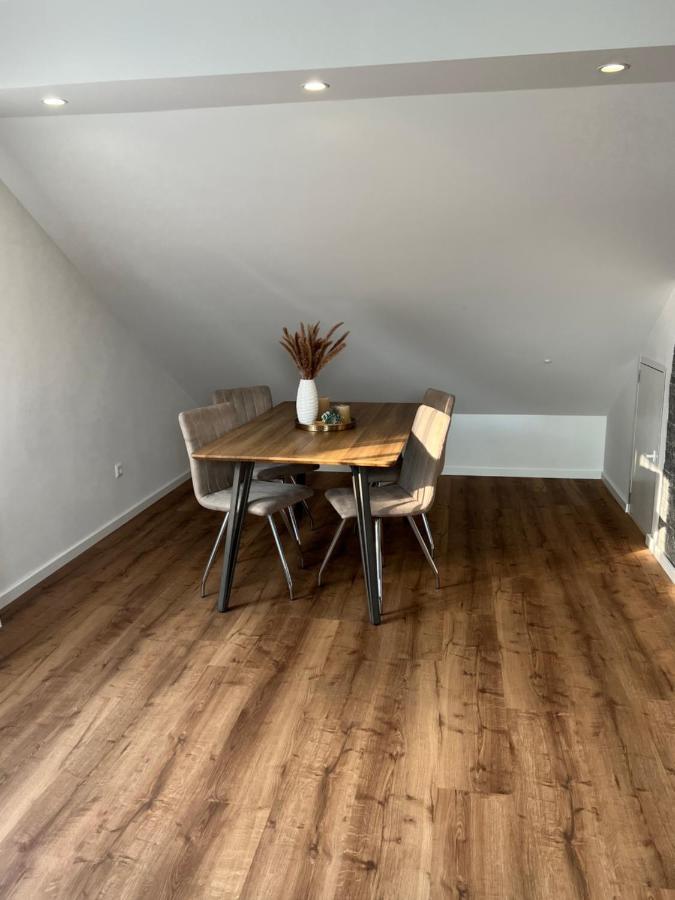 Ferienwohnung Lidu-Jene Eislingen Luaran gambar
